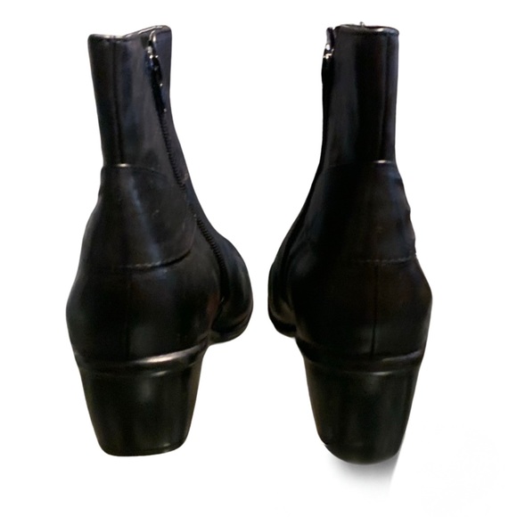 Clarks Rosabelle Black leather Ruched detail booties - Picture 4 of 6